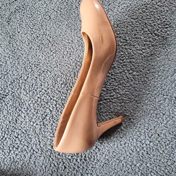 Neutral heels Size 11 - Picture 5 of 8